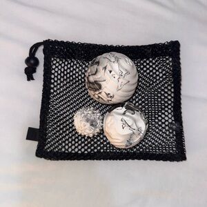 Lululemon Release And recover balls